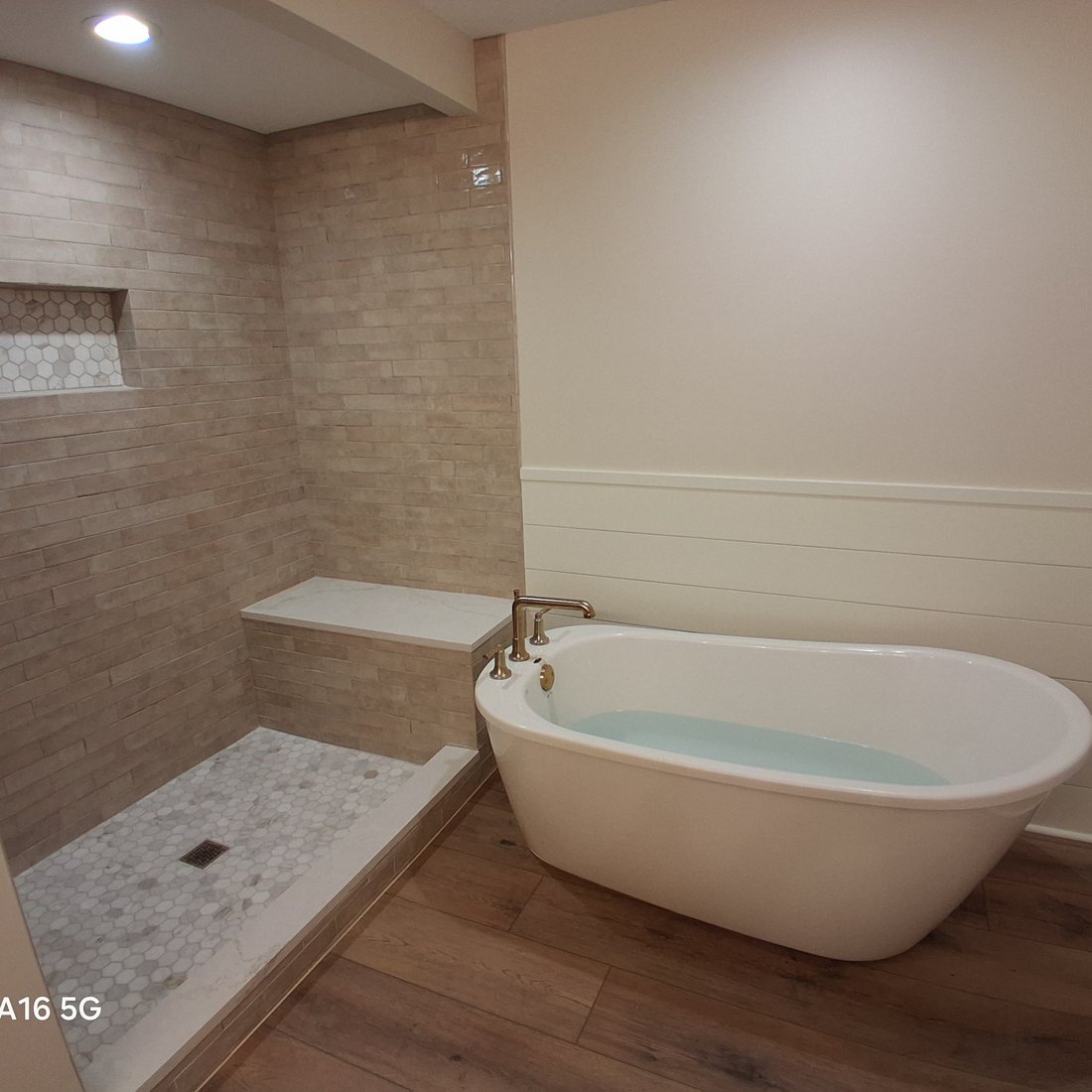 Condo · Soaking Tub